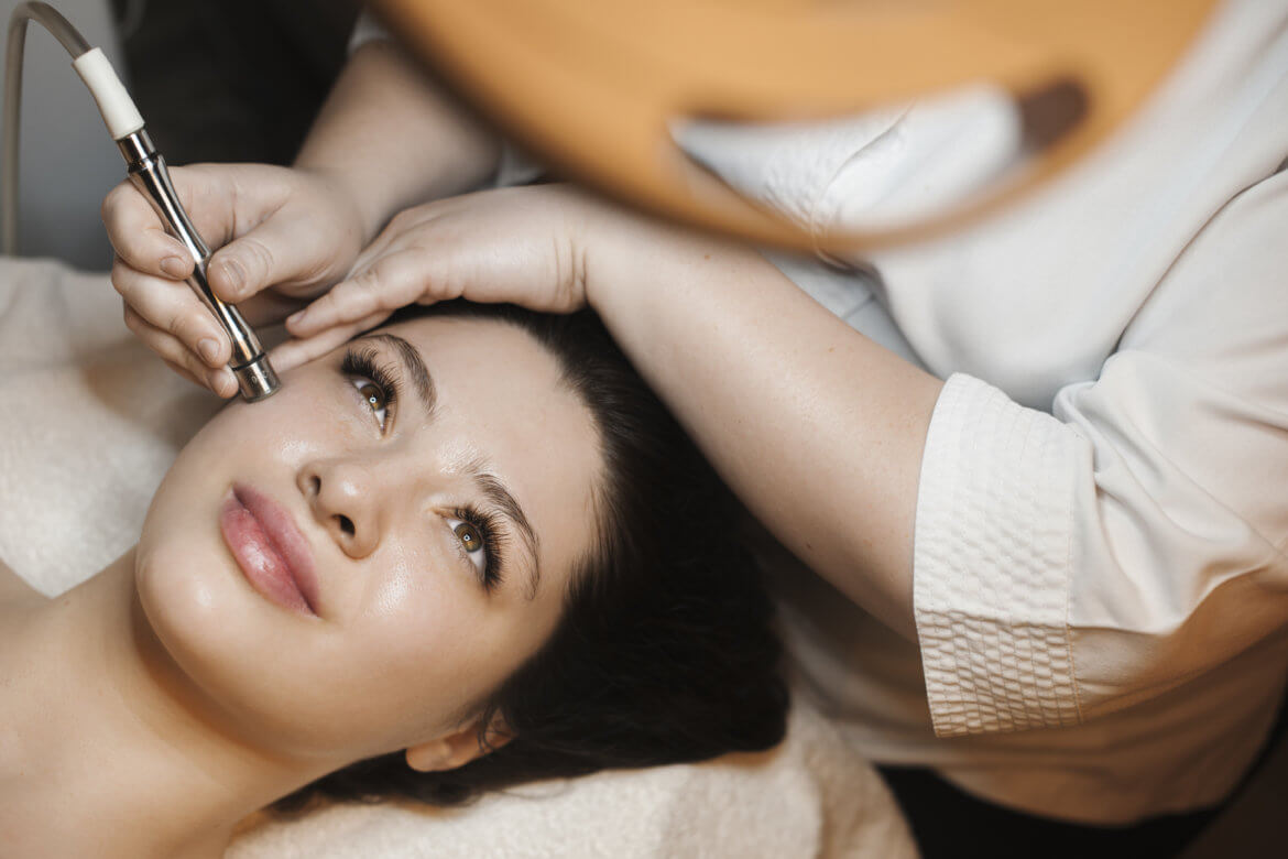 Home, Natural, and Medical Remedies For Removing Acne Scars